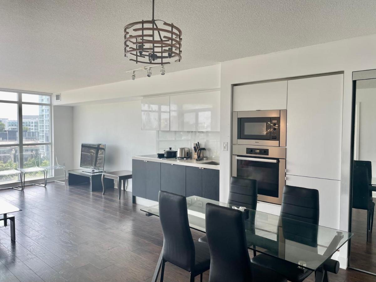 Three Br Condo Step To Cn Tower Rogers Center With Free Parking Toronto Exterior foto