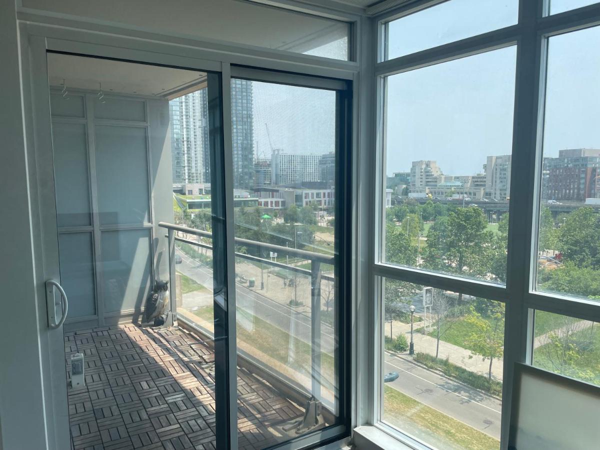 Three Br Condo Step To Cn Tower Rogers Center With Free Parking Toronto Exterior foto