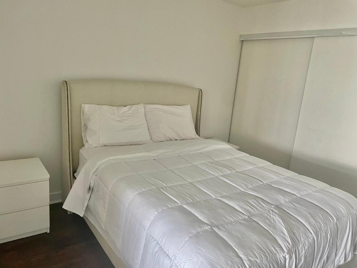 Three Br Condo Step To Cn Tower Rogers Center With Free Parking Toronto Exterior foto